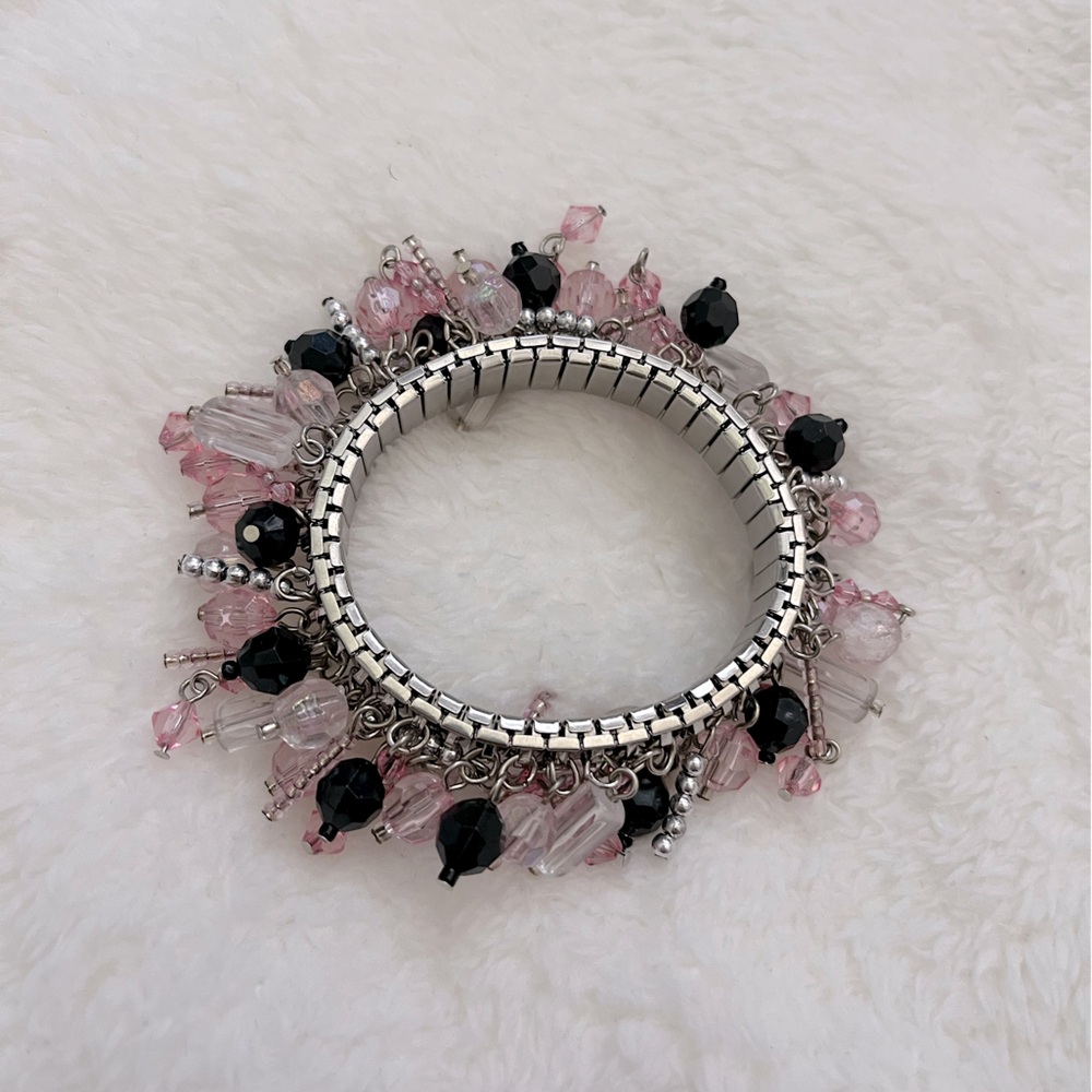 ⚡️2/$15⚡️Pink and black beaded bracelet